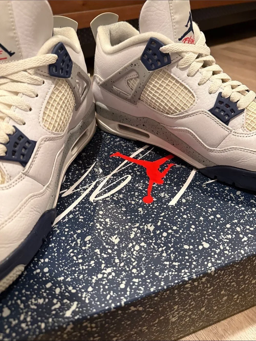 Jordan Men's White & Navy Retro Basketball Sneakers